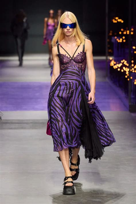 quando sfila versace|Versace Spring.